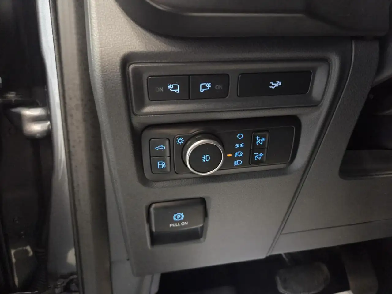 Ford F-150 - Image 12