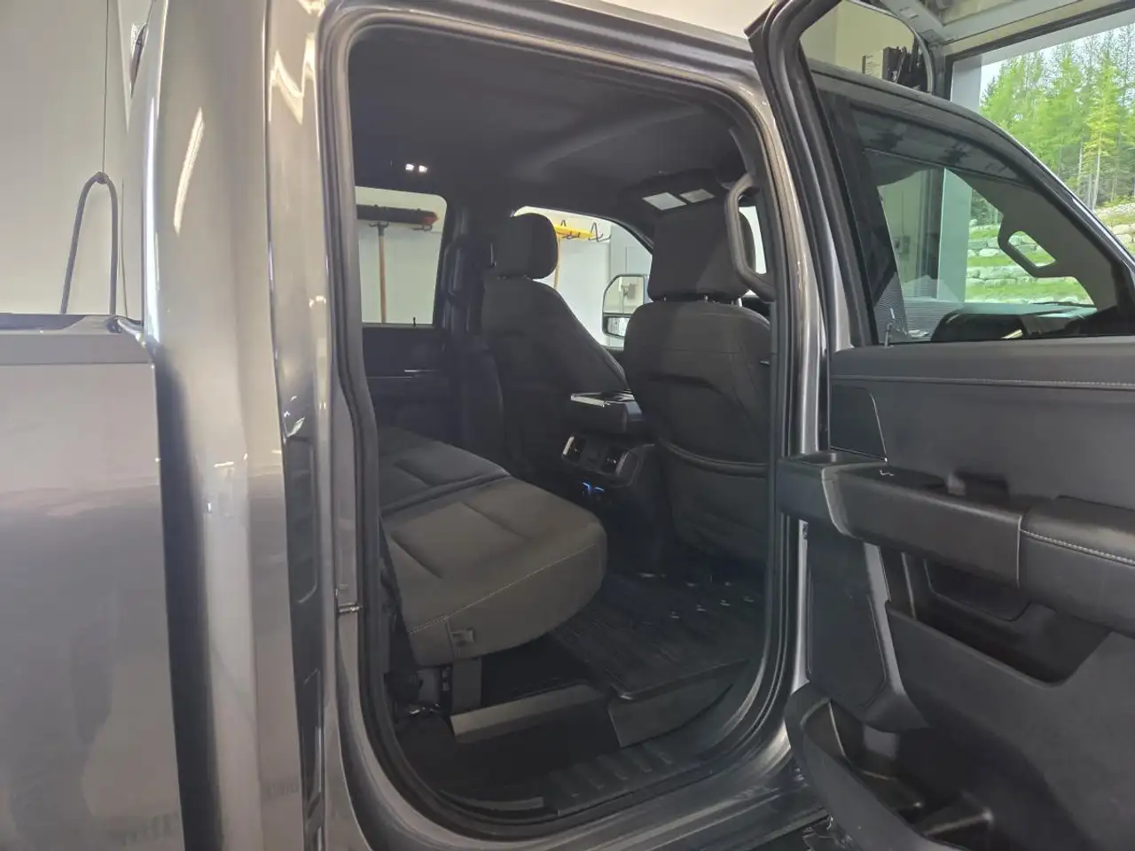 Ford F-150 - Image 17