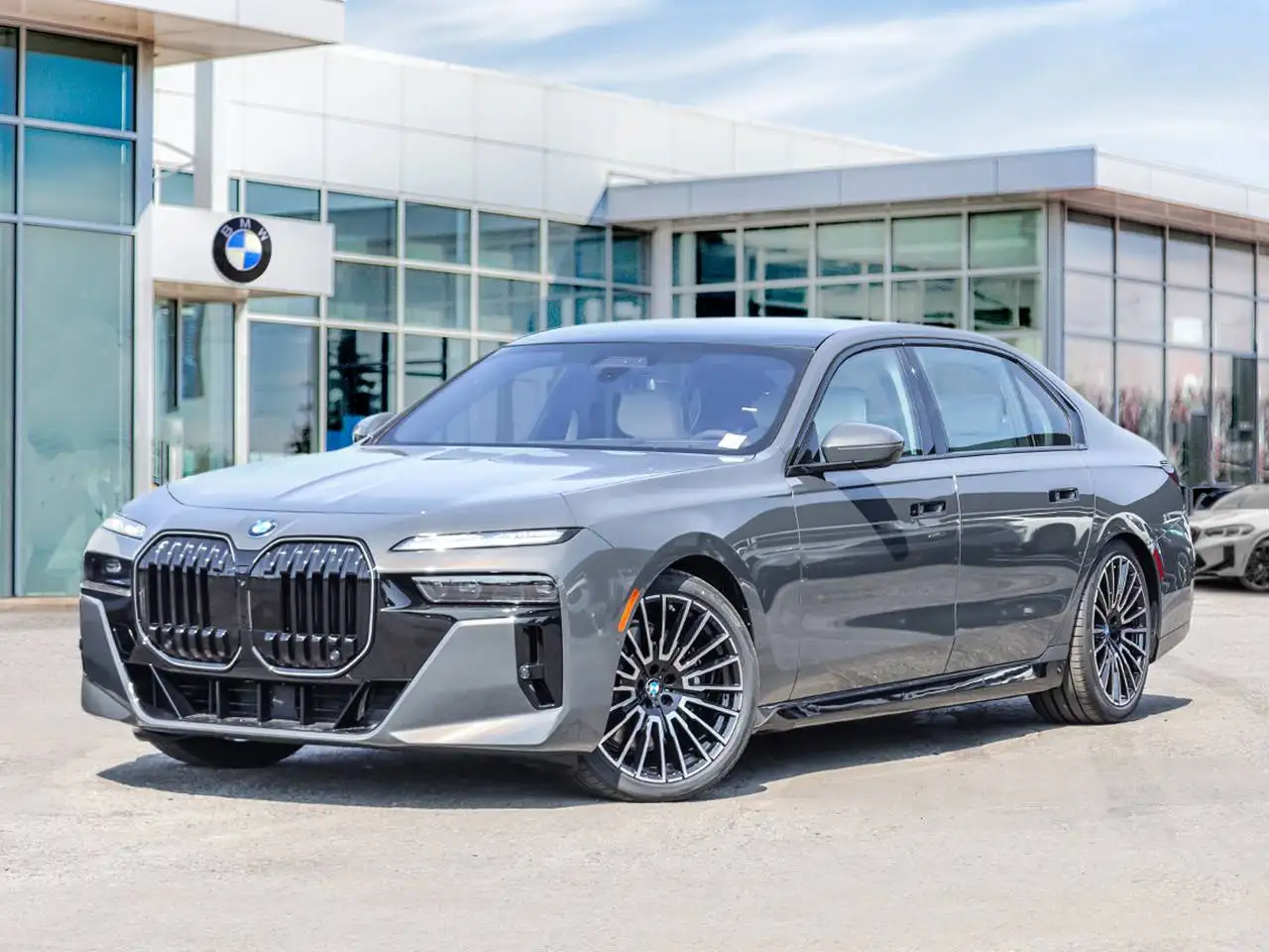 BMW 7 Series - Image 29