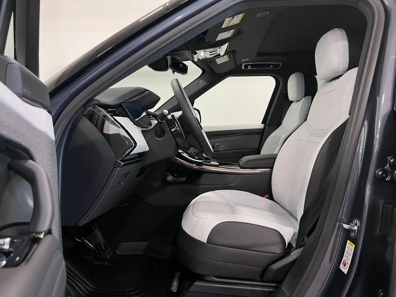 Land Rover Range Rover Sport - Image 24