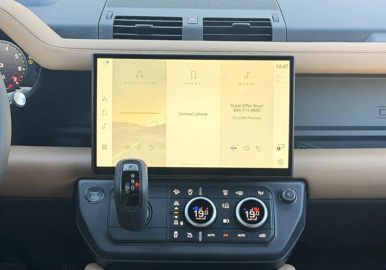 Land Rover Defender - Image 26