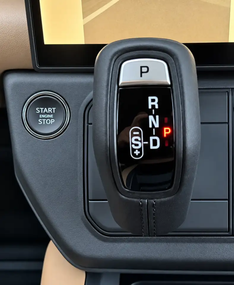 Land Rover Defender - Image 29