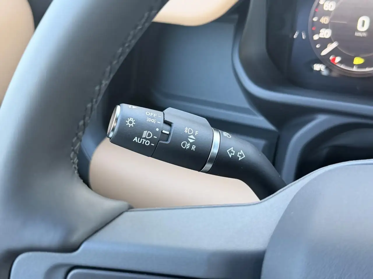 Land Rover Defender - Image 17