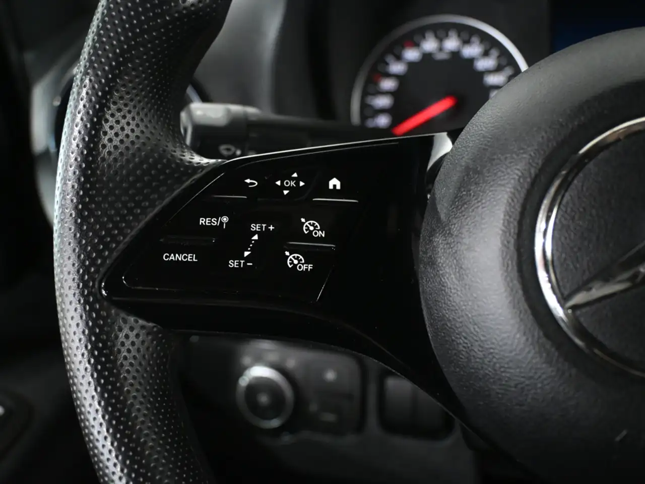 Mercedes-Benz Sprinter - Image 19