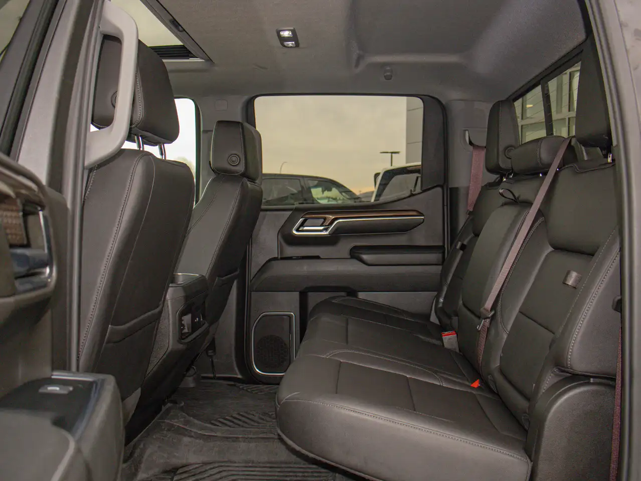 Chevrolet Silverado 1500 - Image 34