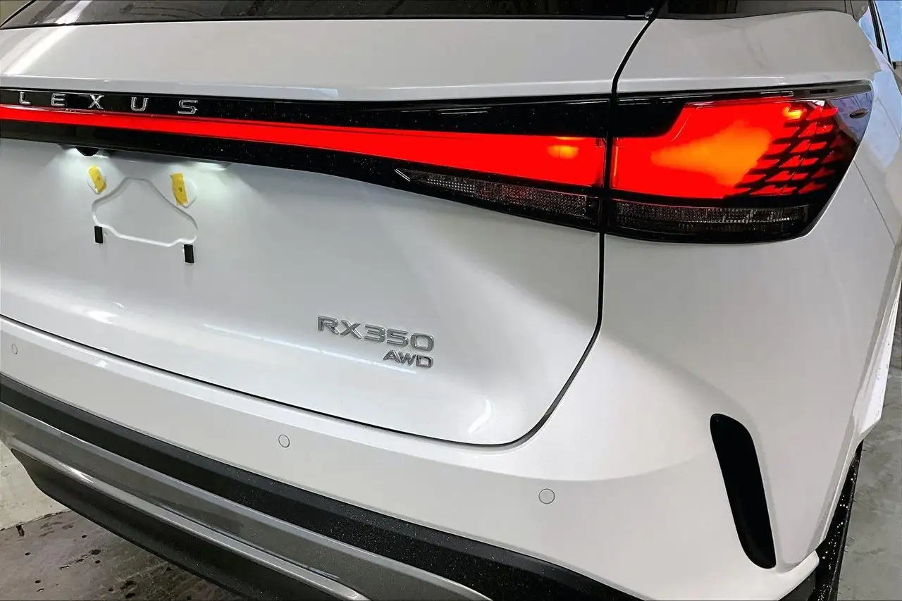 Lexus RX - Image 13