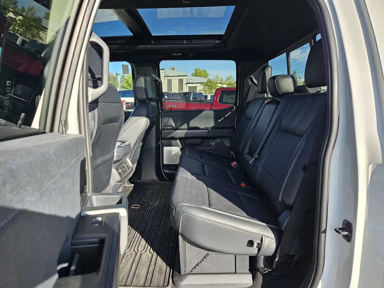 Ford F-150 - Image 25