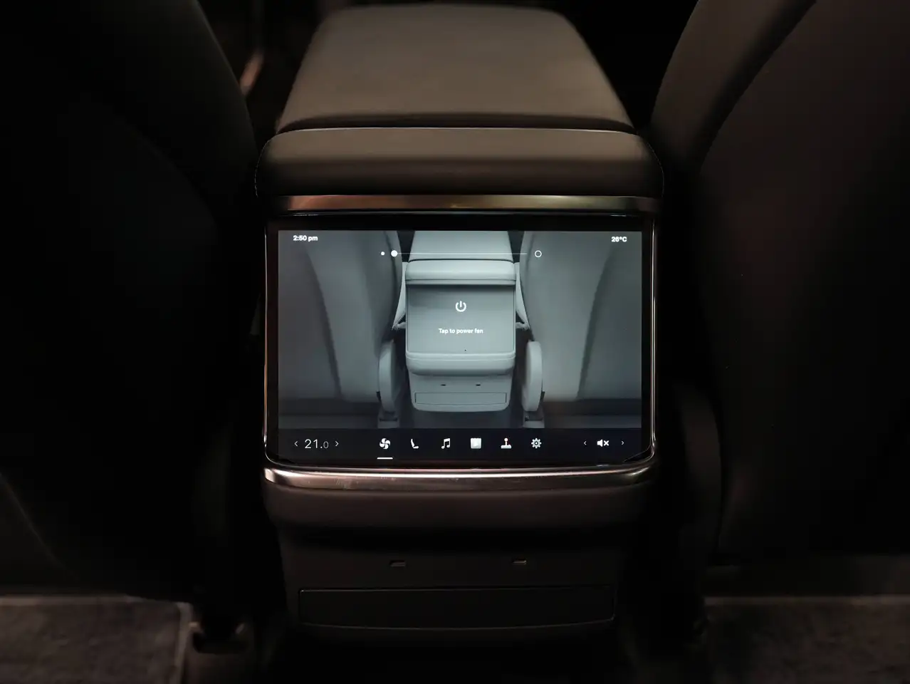 Tesla Model X - Image 24