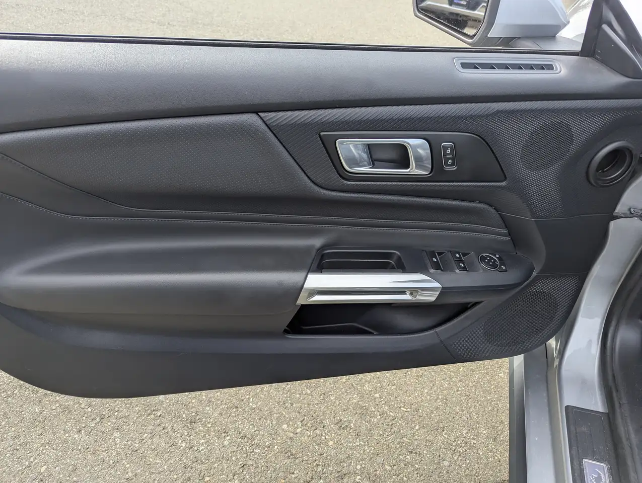 Ford Mustang - Image 28