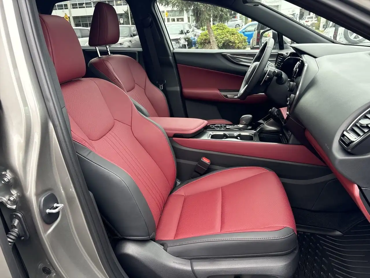 Lexus NX - Image 31