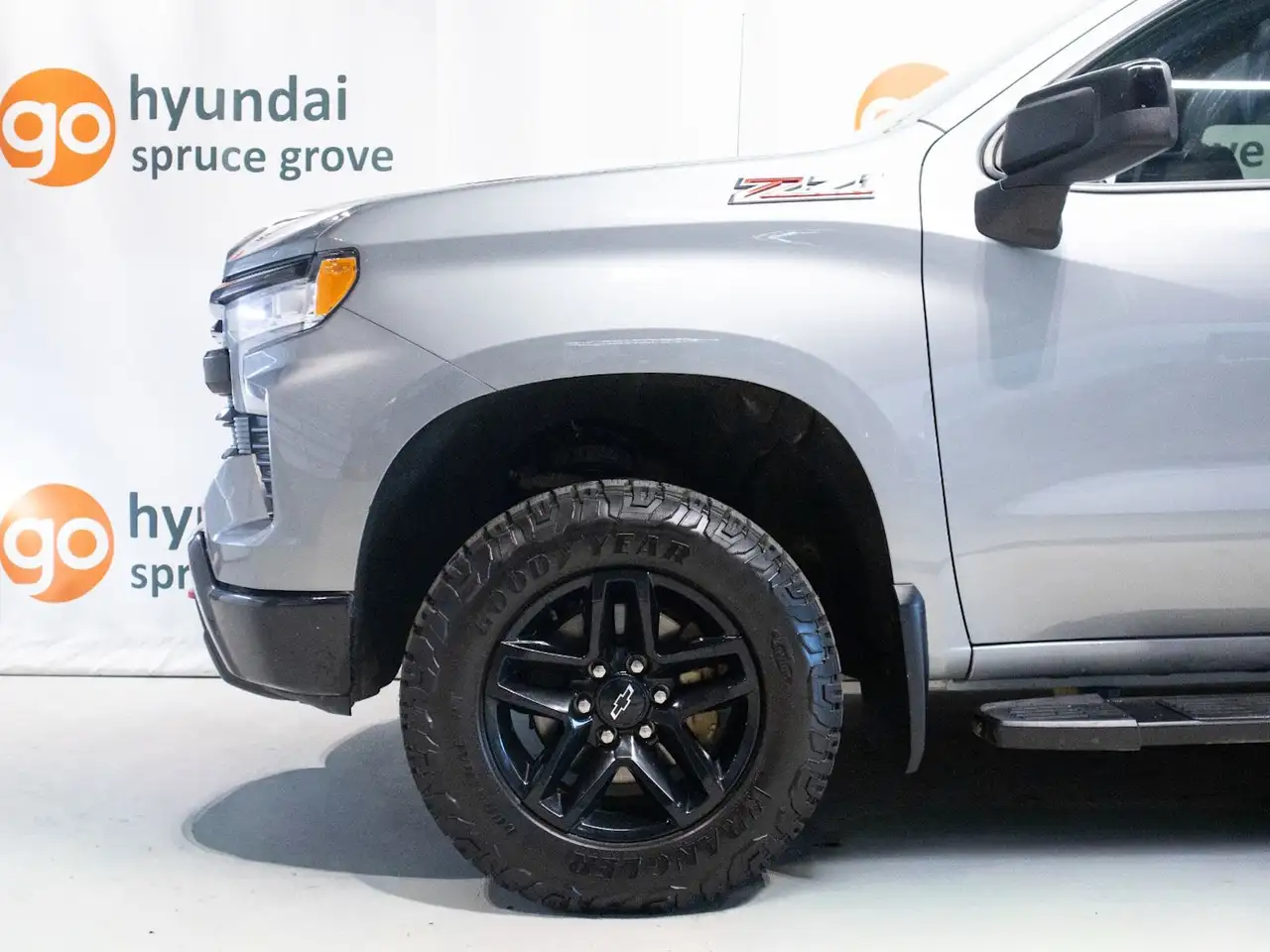 Chevrolet Silverado 1500 - Image 9