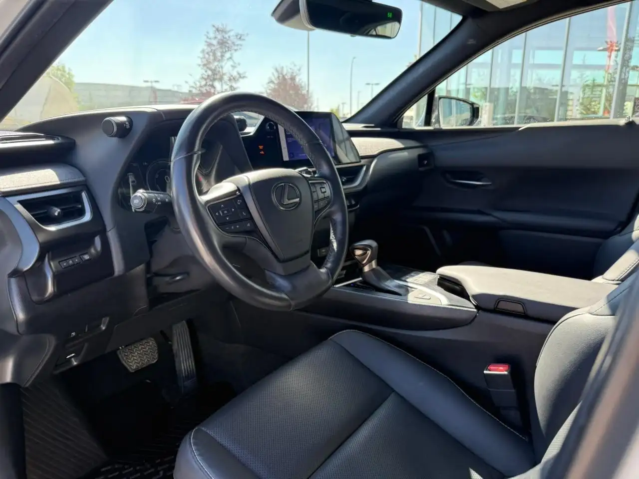 Lexus UX 250h - Image 8