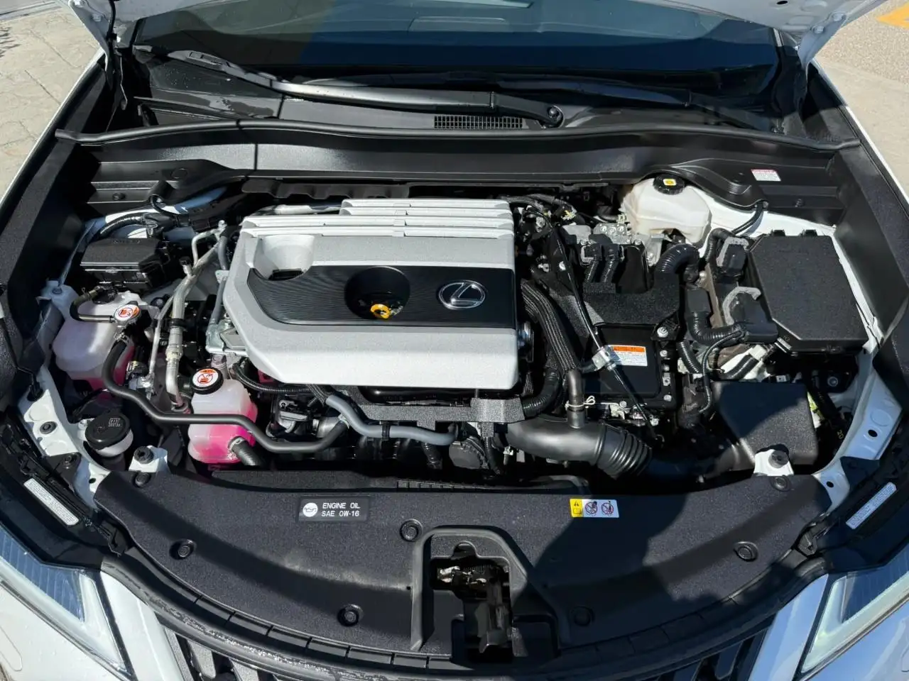 Lexus UX 250h - Image 24