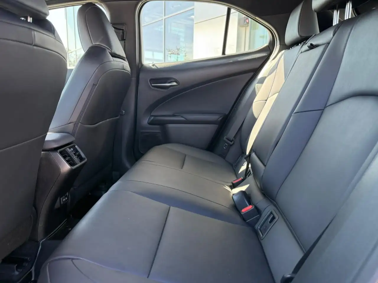 Lexus UX 250h - Image 9