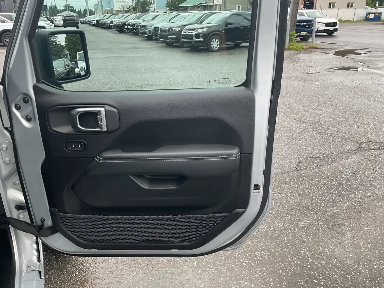 Jeep Wrangler - Image 29