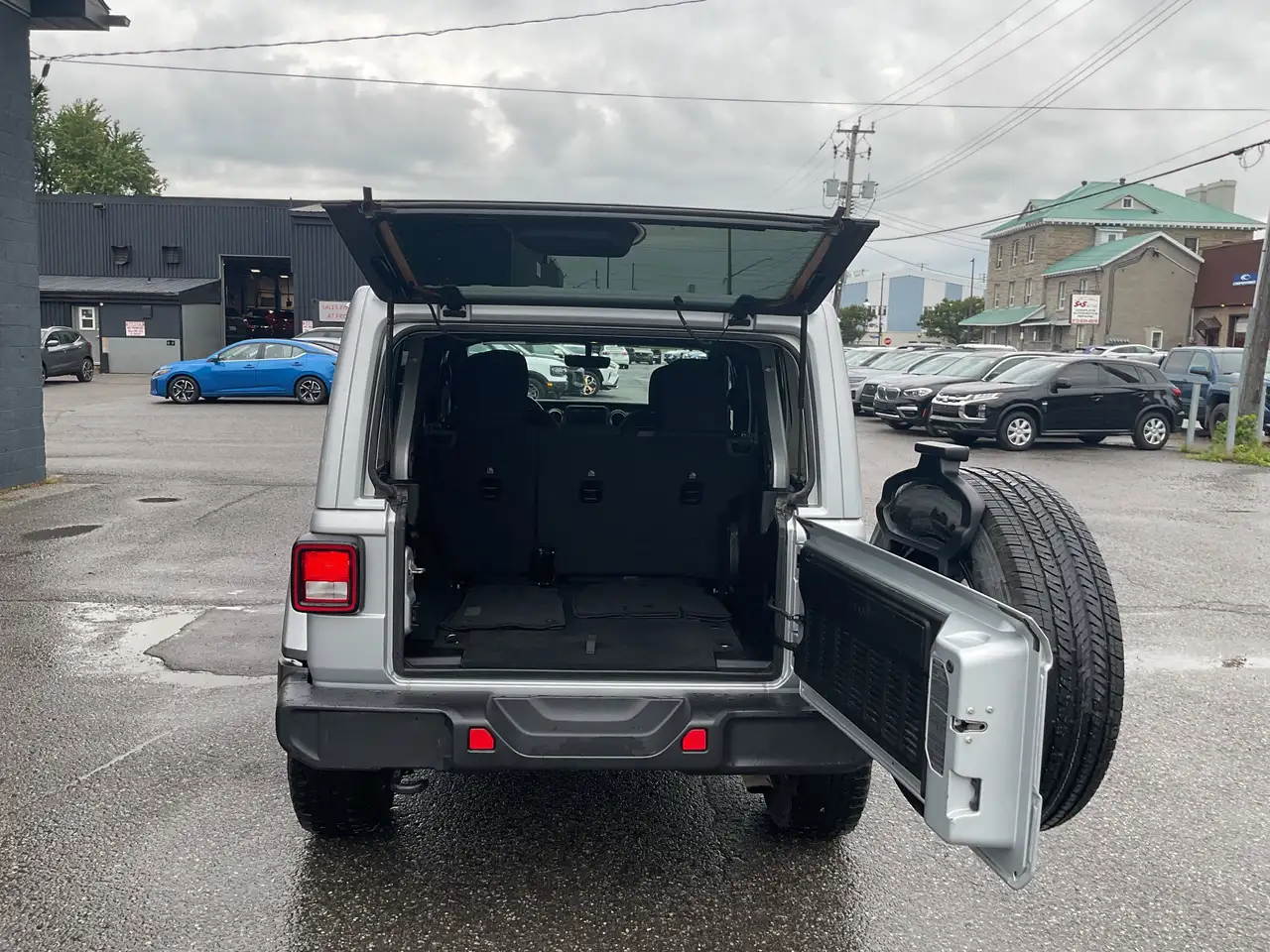 Jeep Wrangler - Image 19