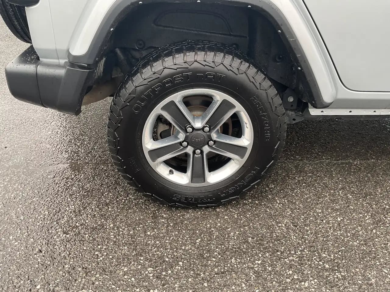Jeep Wrangler - Image 12
