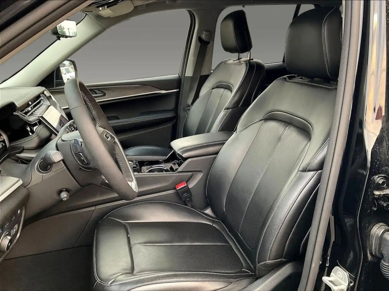Jeep Grand Cherokee - Image 20