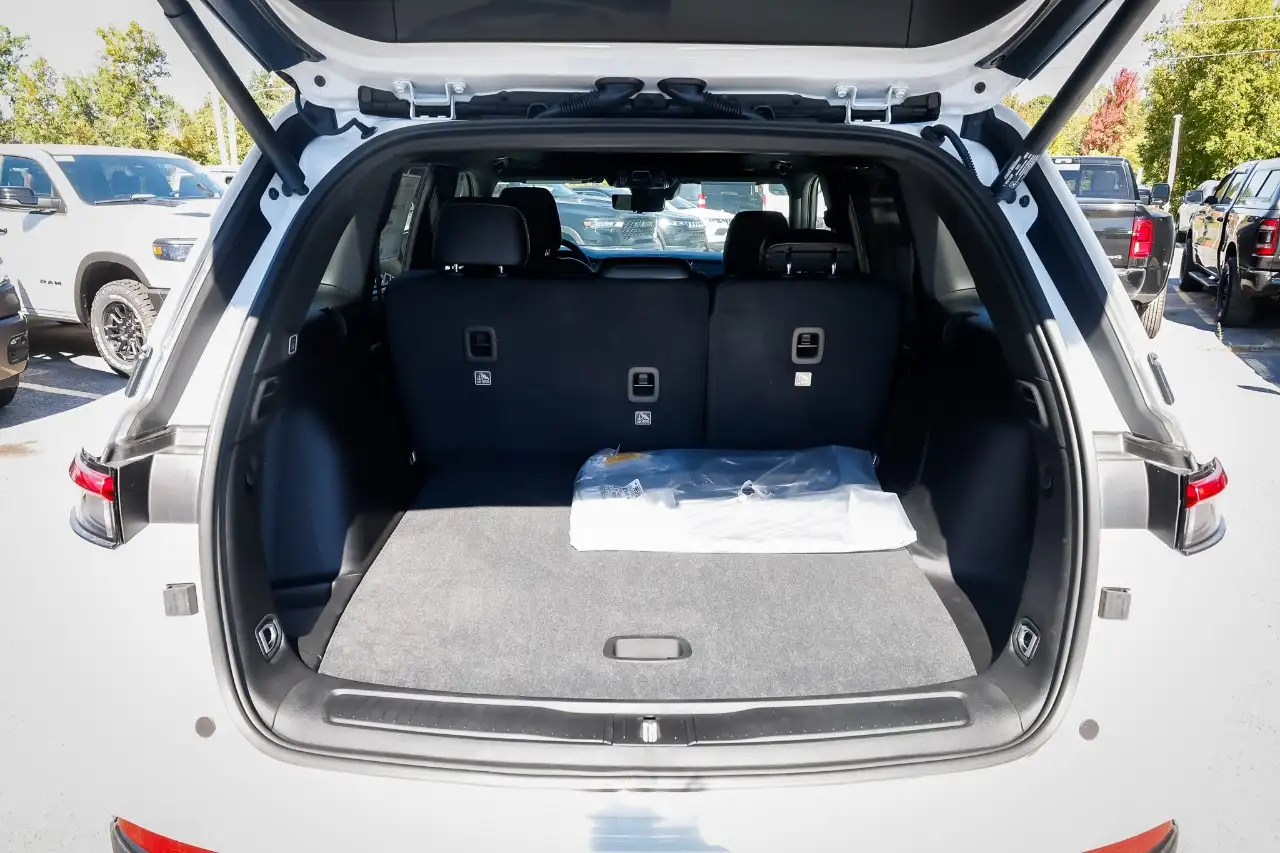 Jeep Grand Cherokee - Image 10
