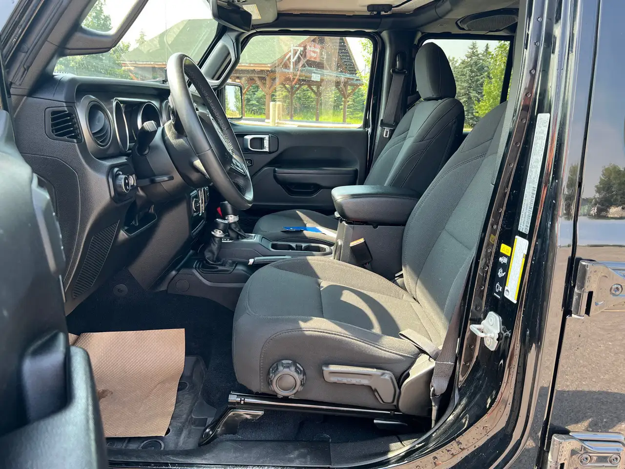 Jeep Gladiator - Image 15