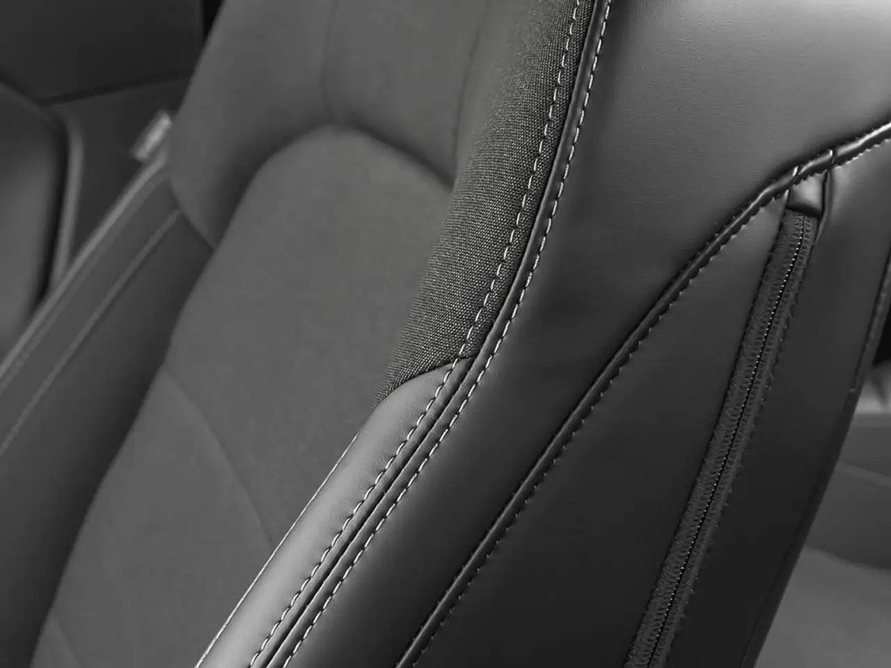 Ford Mustang - Image 20