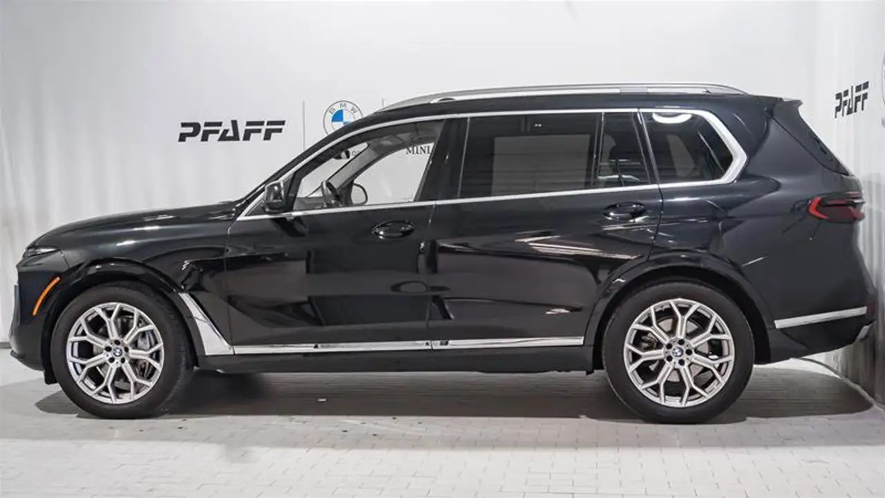 BMW X7 - Image 2