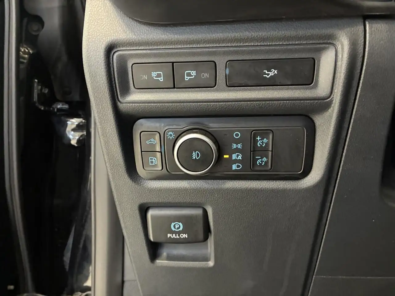 Ford F-150 - Image 18