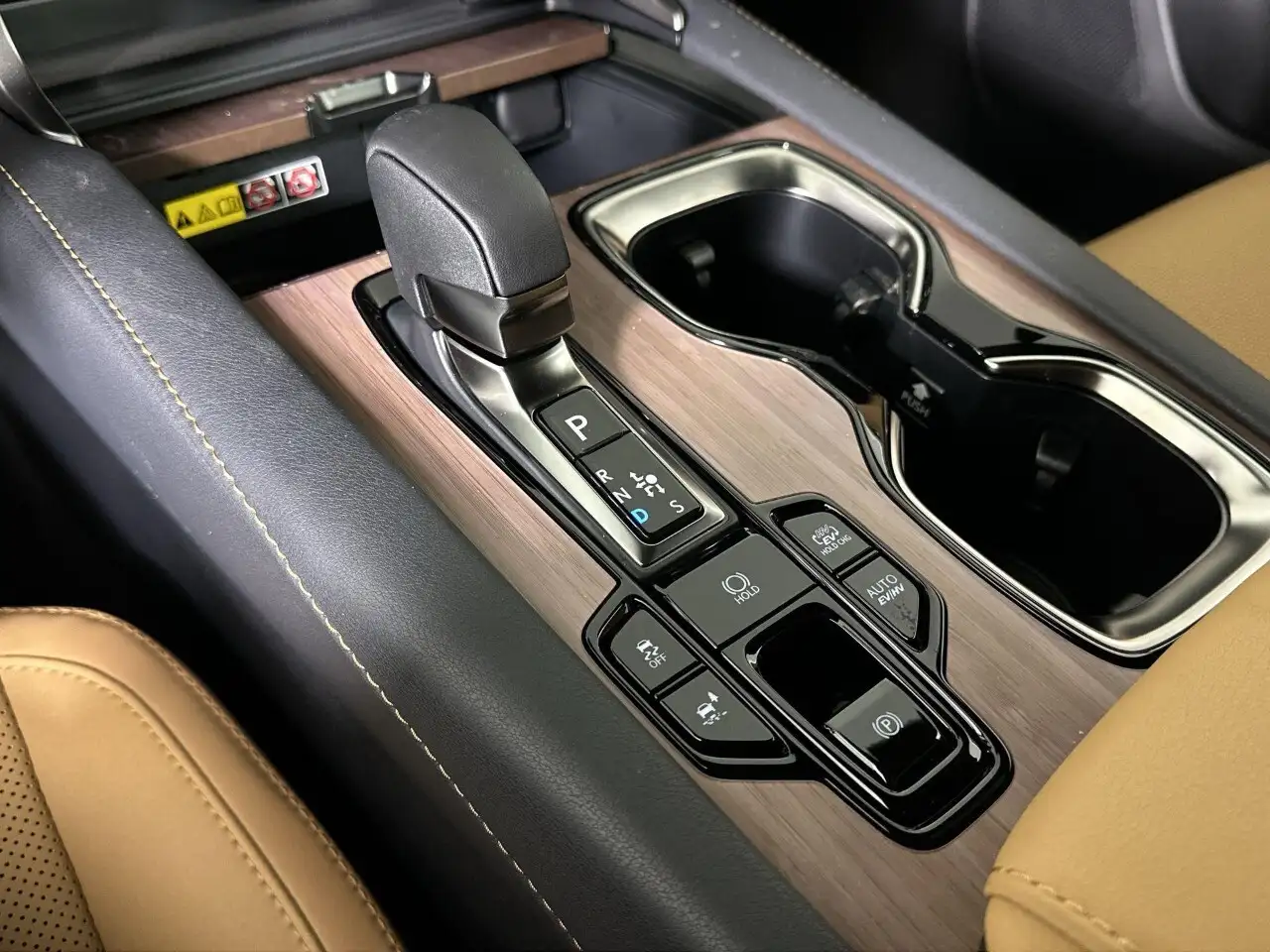 Lexus RX - Image 18