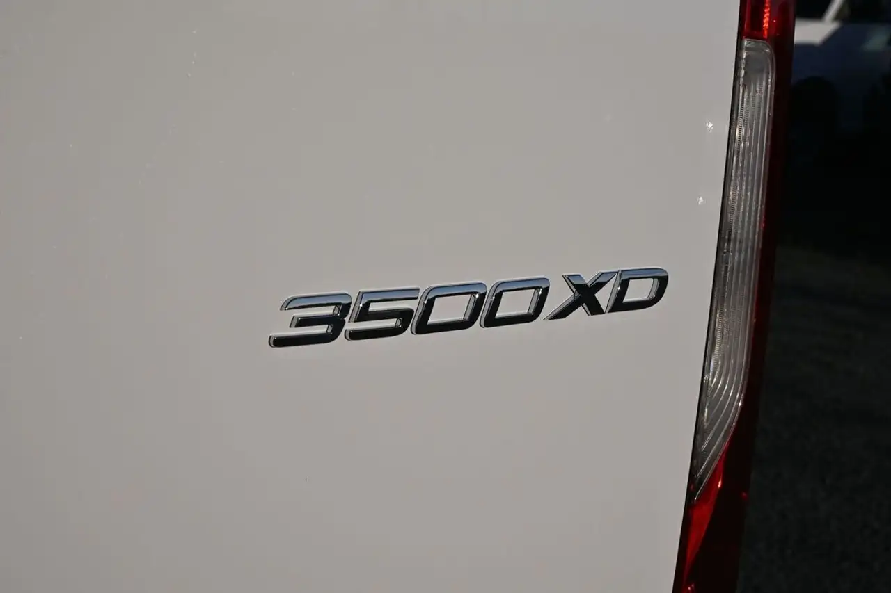 Mercedes-Benz Sprinter - Image 25