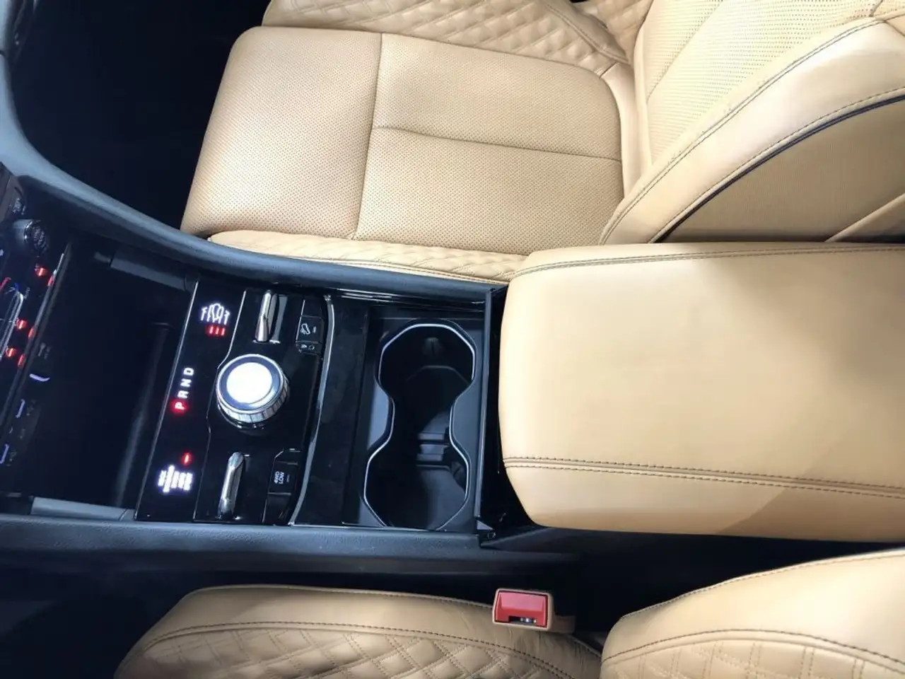 Jeep Grand Cherokee - Image 20