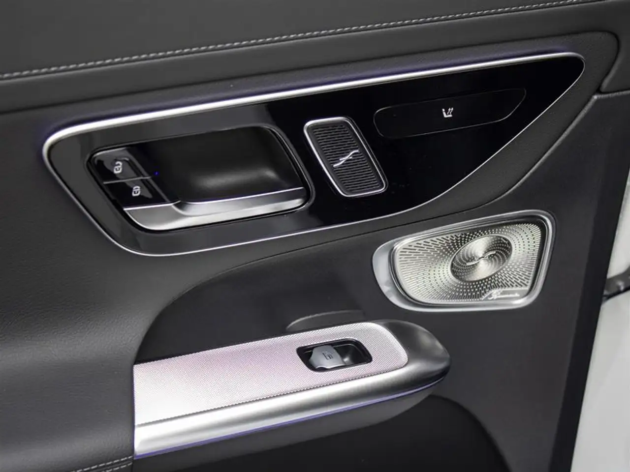 Mercedes-Benz GLC - Image 19