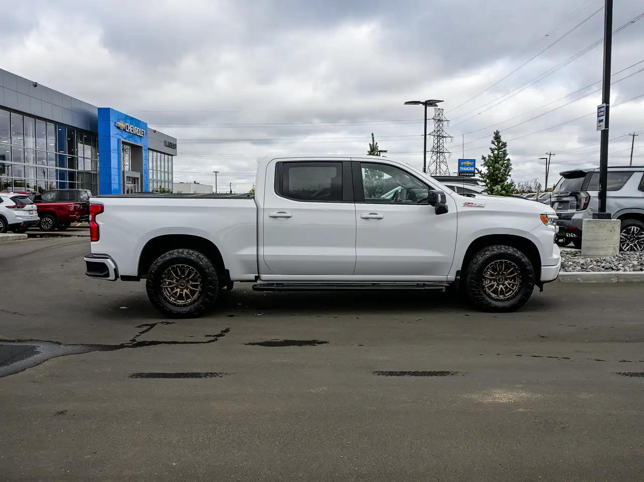 Chevrolet Silverado 1500 - Image 15
