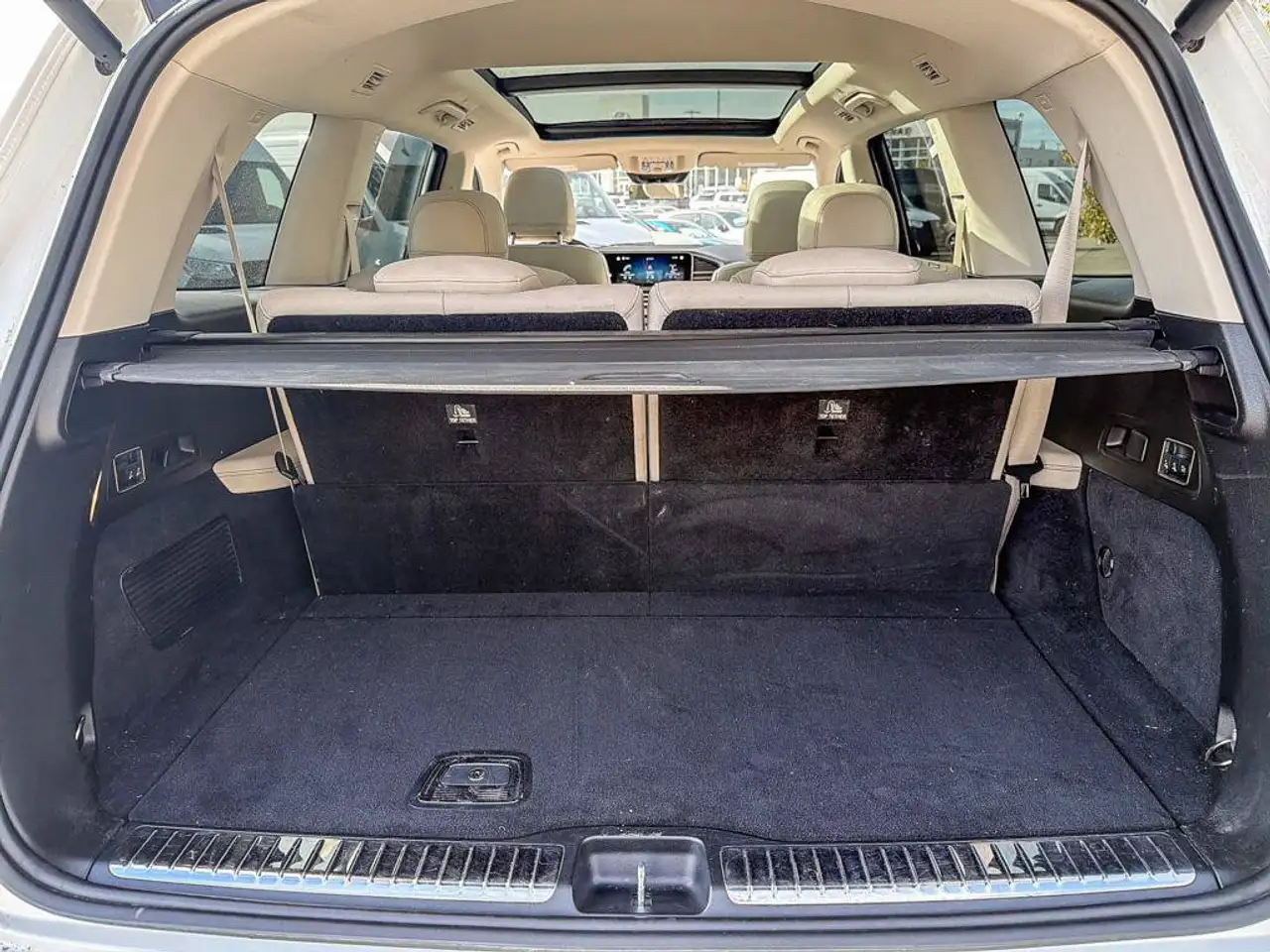Mercedes-Benz GLS - Image 8