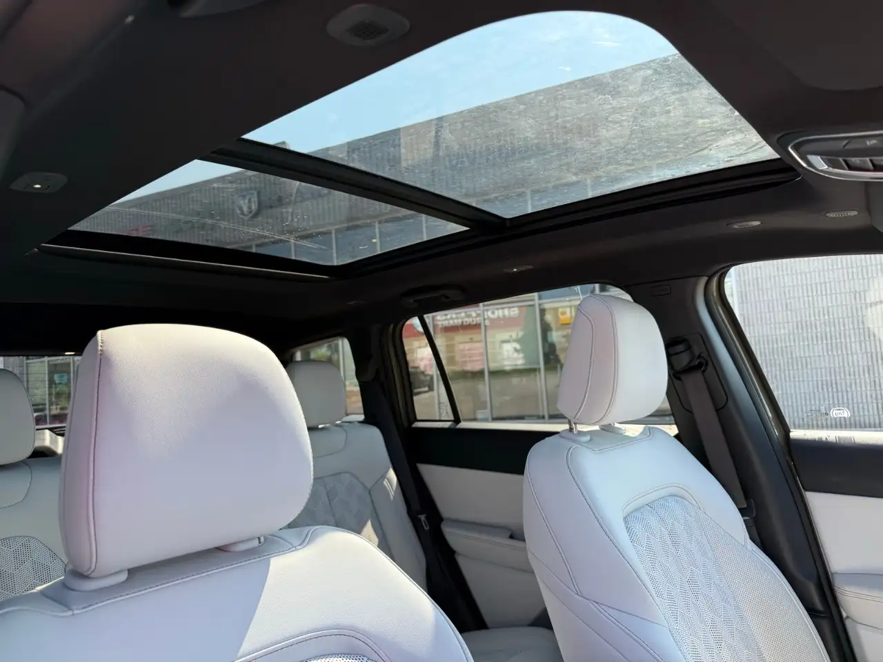 Jeep Cherokee - Image 20