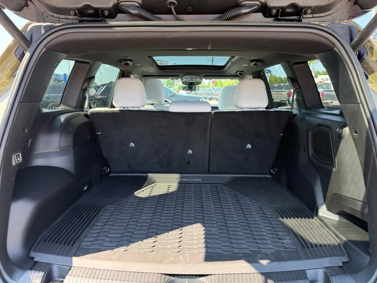 Jeep Cherokee - Image 26