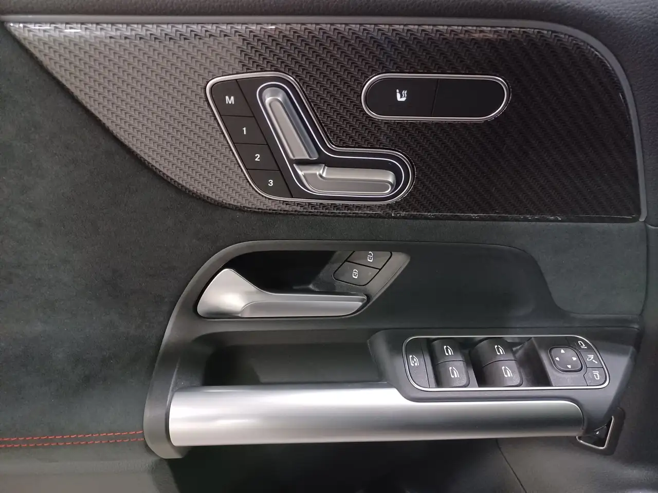 Mercedes-Benz GLA - Image 17