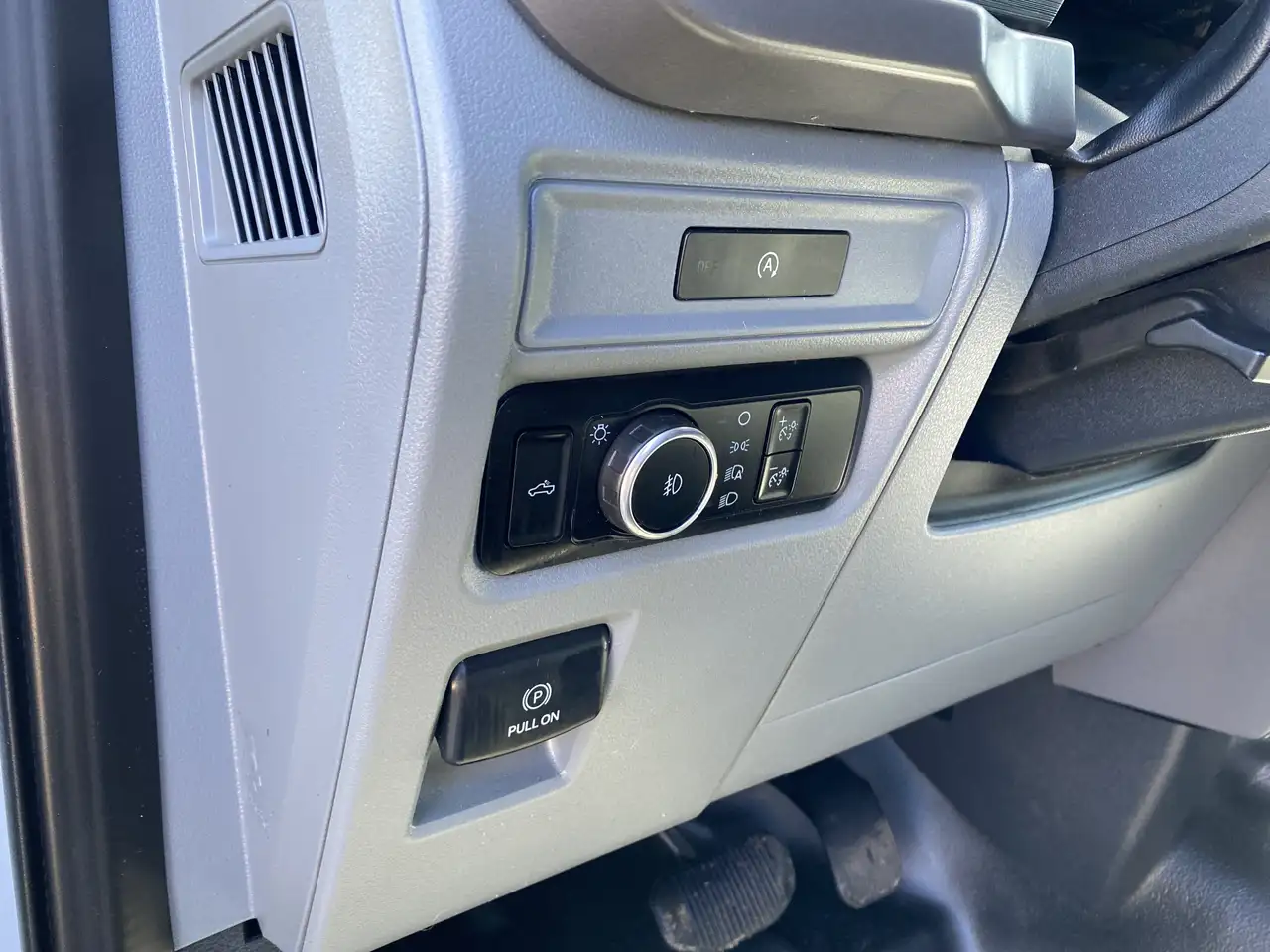 Ford F-150 - Image 9