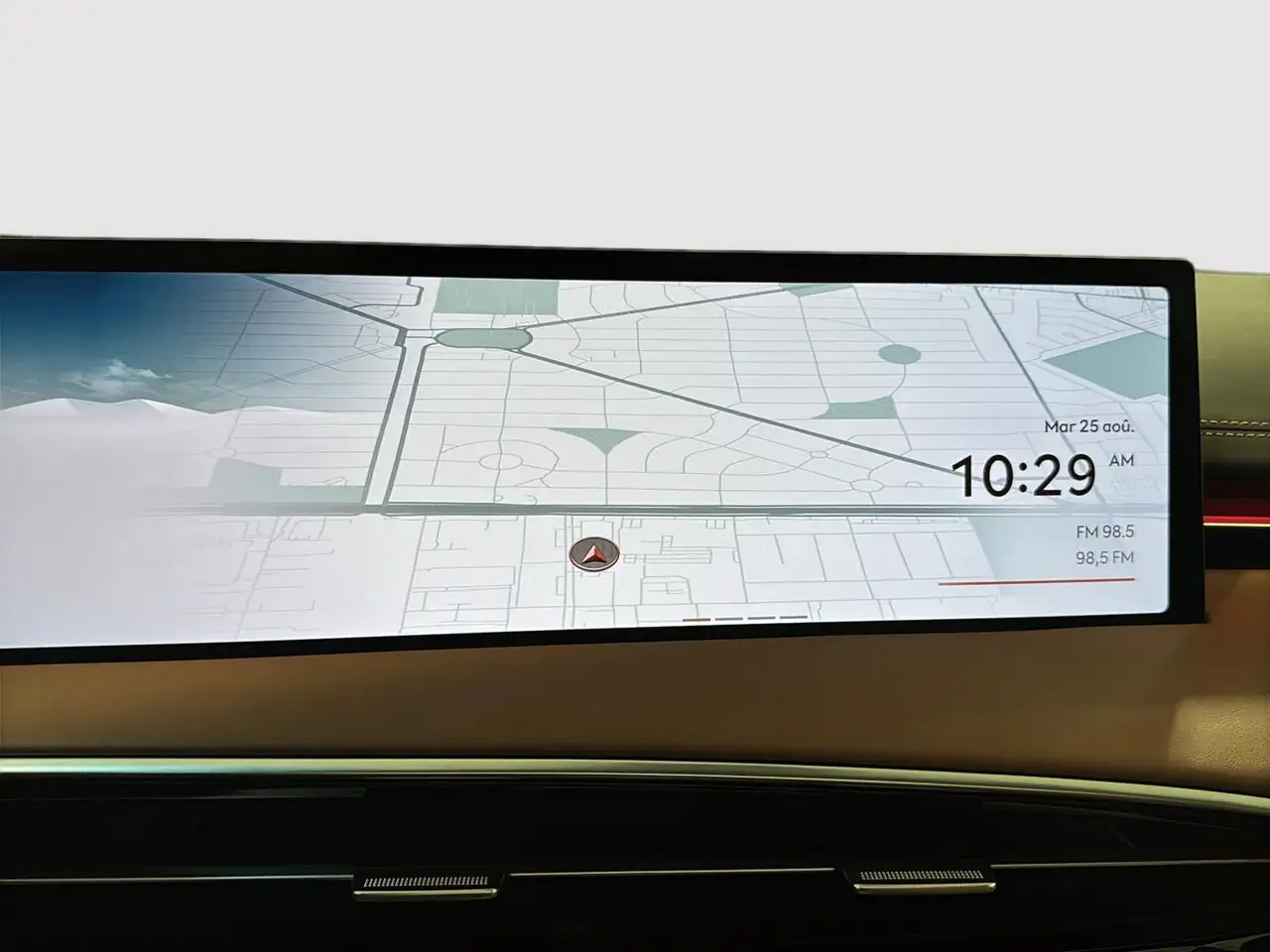 Genesis GV70 - Image 29