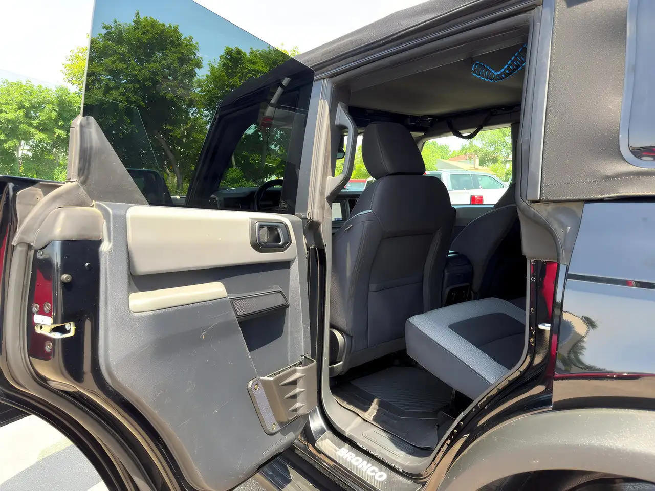 Ford Bronco - Image 35