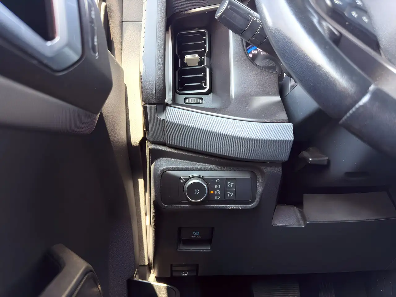 Ford Bronco - Image 22