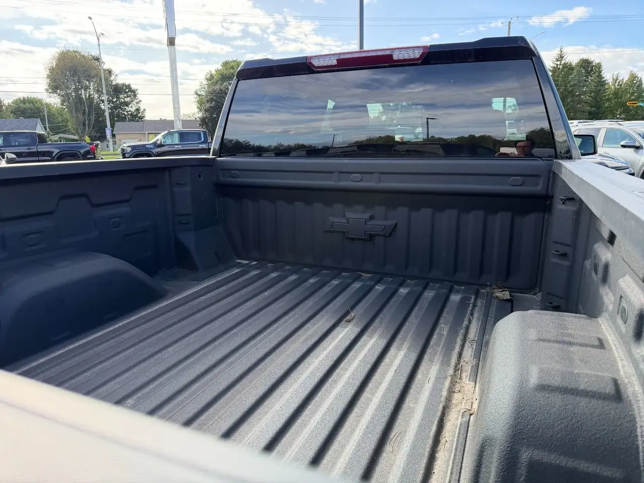 Chevrolet Silverado 1500 - Image 12