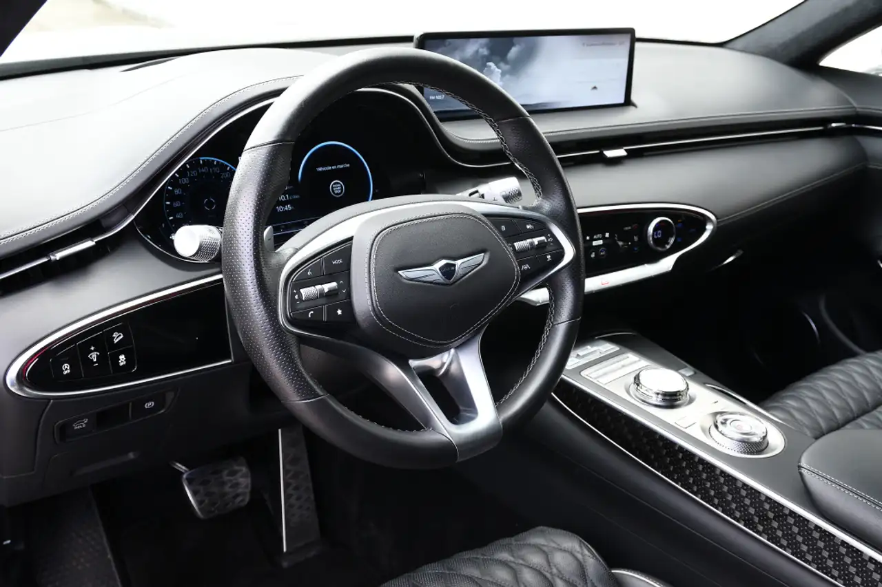 Genesis GV70 - Image 11
