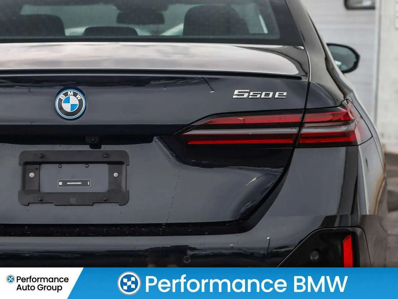 BMW 5 Series - Image 11