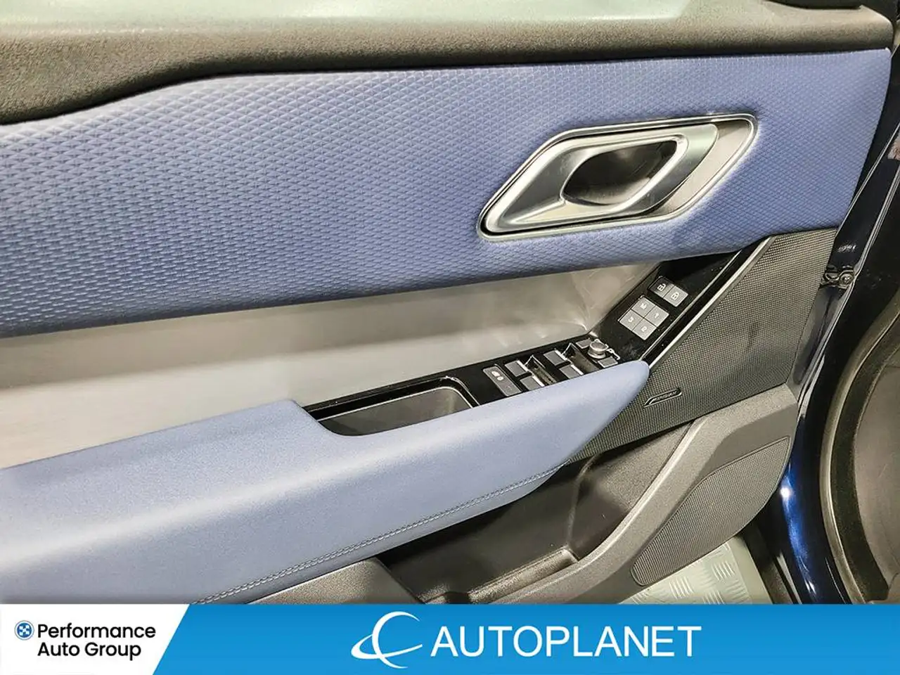 Land Rover Range Rover Velar - Image 41