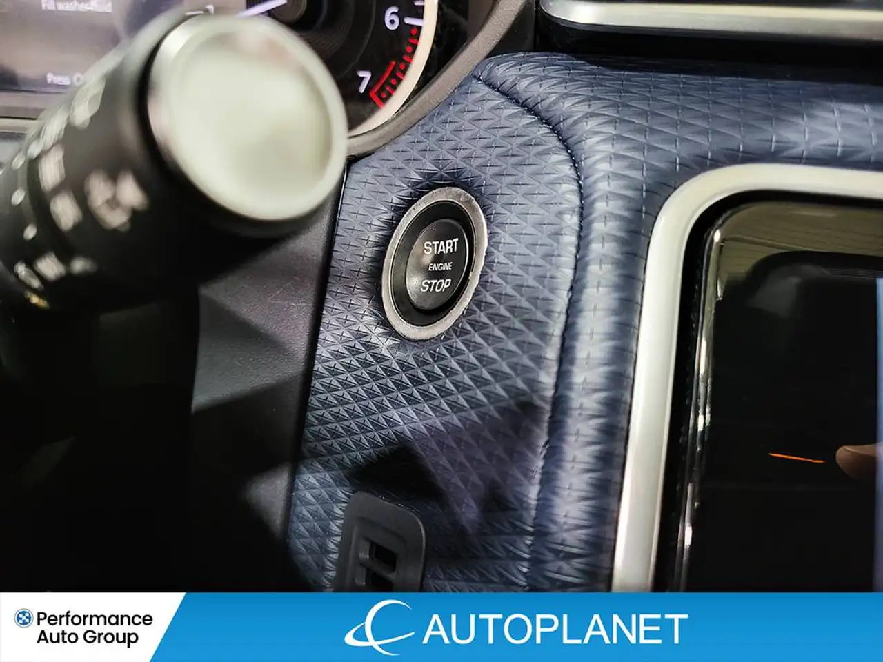 Land Rover Range Rover Velar - Image 32