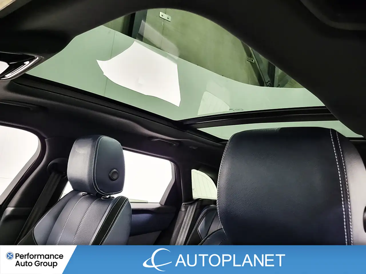 Land Rover Range Rover Velar - Image 25