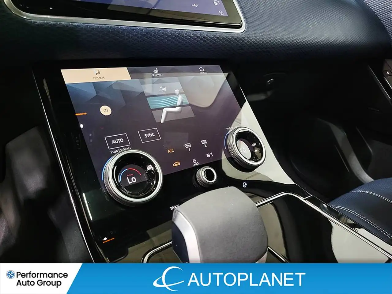 Land Rover Range Rover Velar - Image 37
