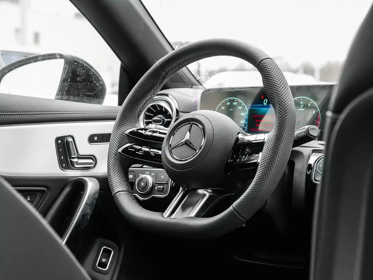 Mercedes-Benz CLA - Image 15