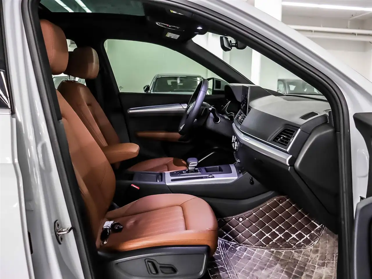 Audi Q5 - Image 13