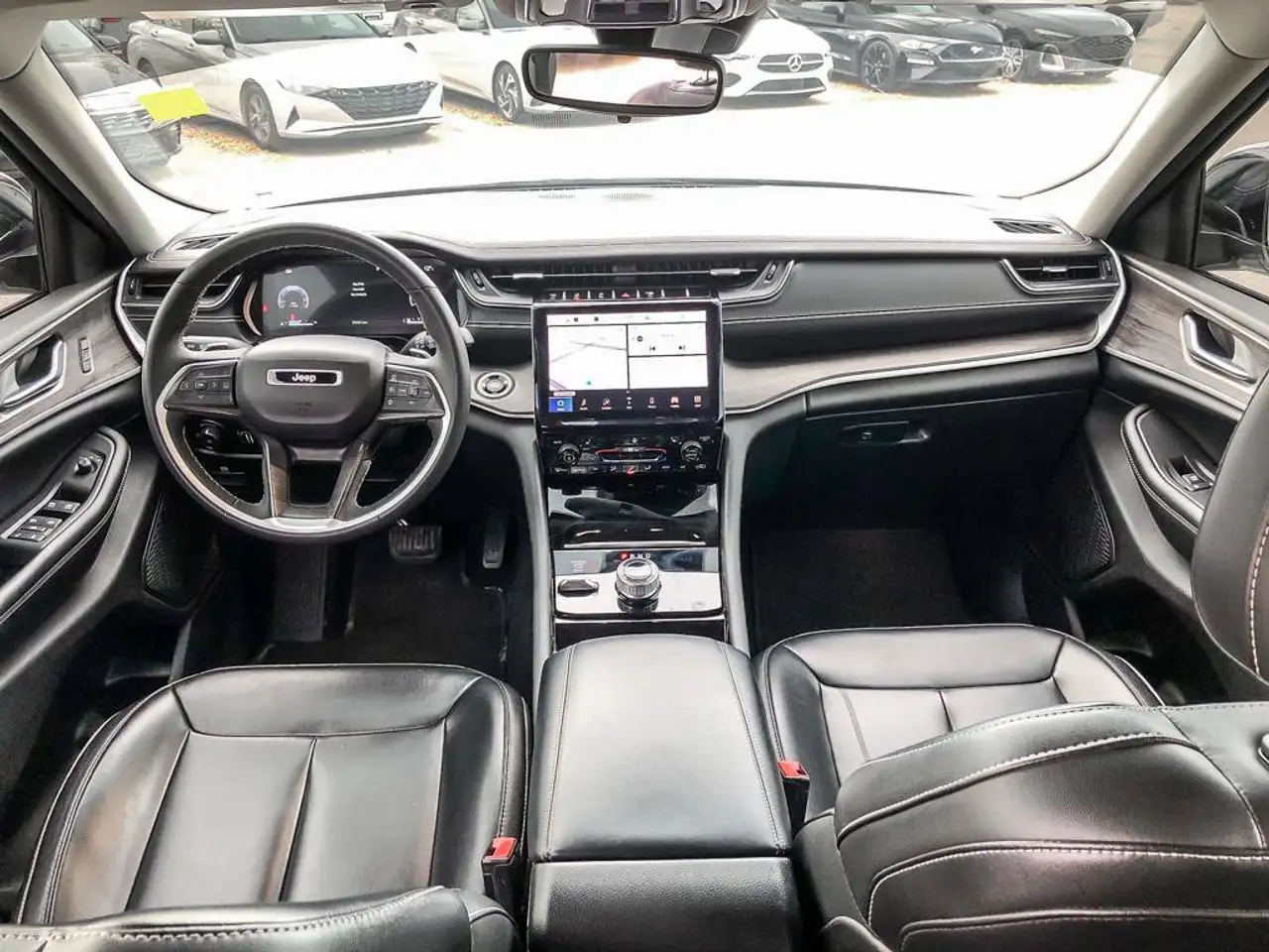 Jeep Grand Cherokee - Image 28